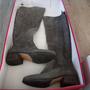 Vince Camuto size 8, wide calf, graystone Verona knee high boot